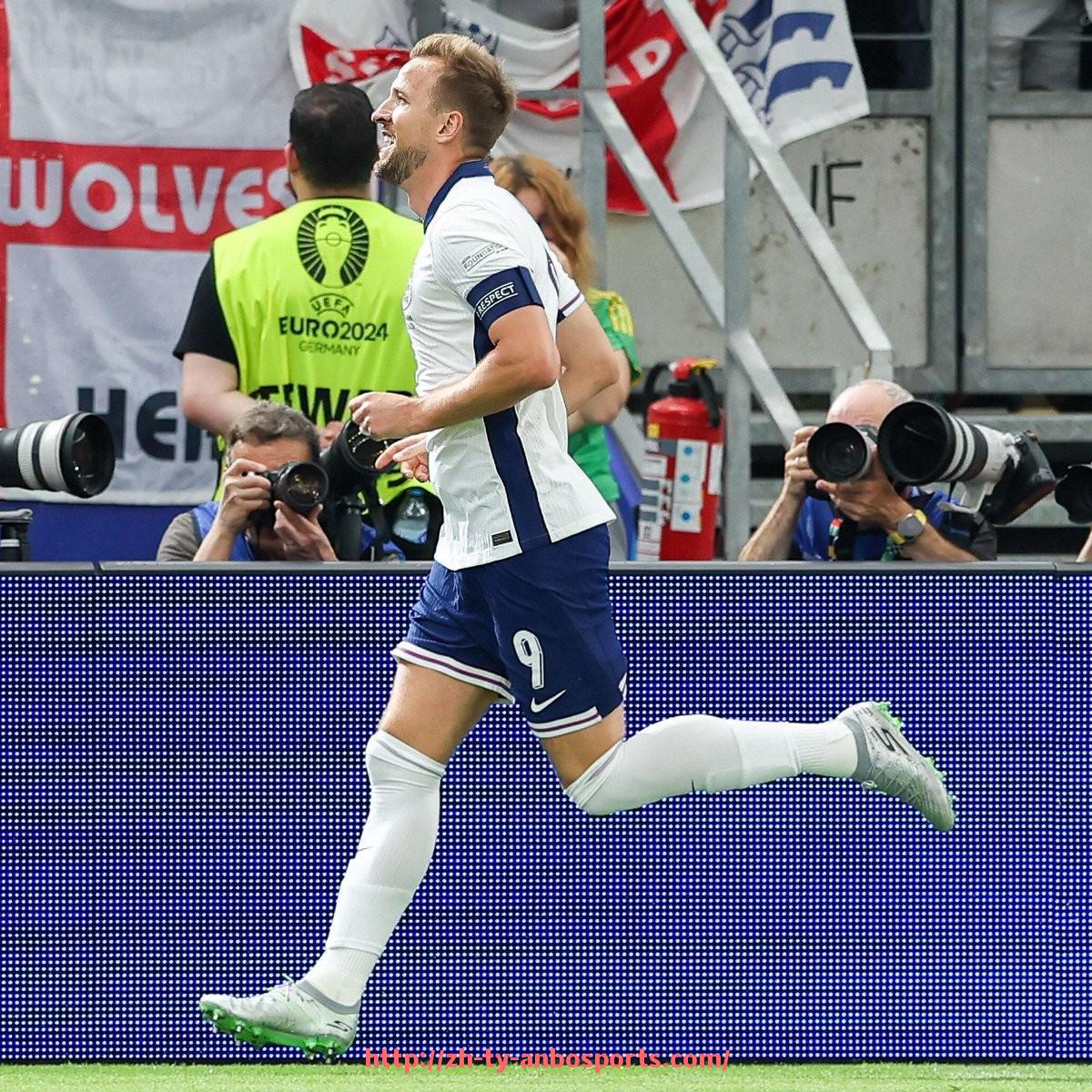 安博体育官网-世俱杯官方授权商品目录发布，涵盖服饰、收藏品等多个品类